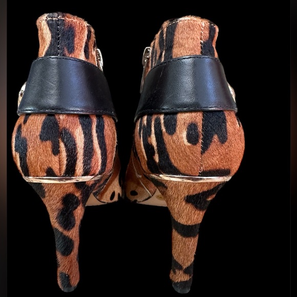 Vince Camuto sz 8 leopard print calfskin leather high heel ankle bootie zip NWOT - Picture 5 of 9